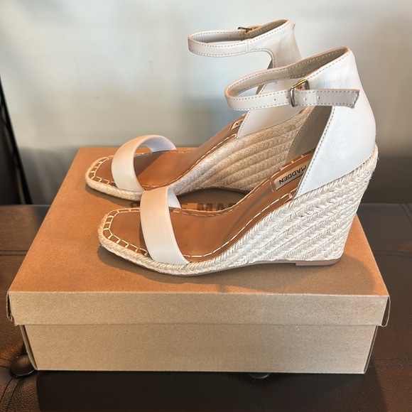 Steve Madden Submit Bone 7.5 Wedges - Picture 2 of 8
